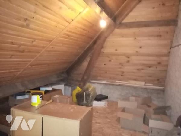 Maison mitoyenne un côté , 75 m² avec jardin (418 m²) et dépendance