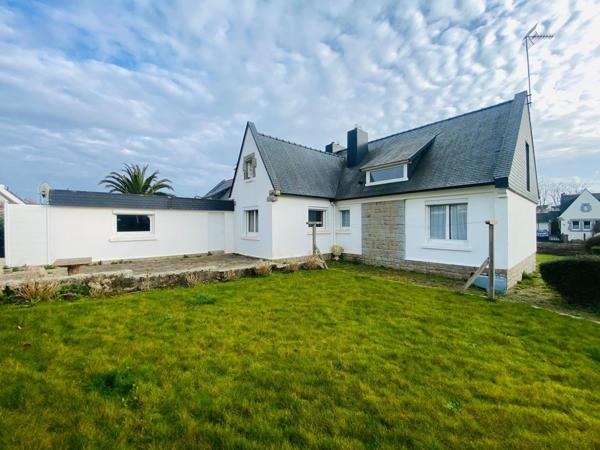 Maison familiale en plein centre de Louannec