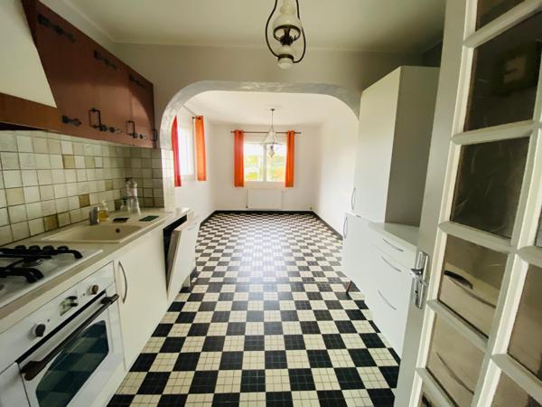 Maison familiale en plein centre de Louannec