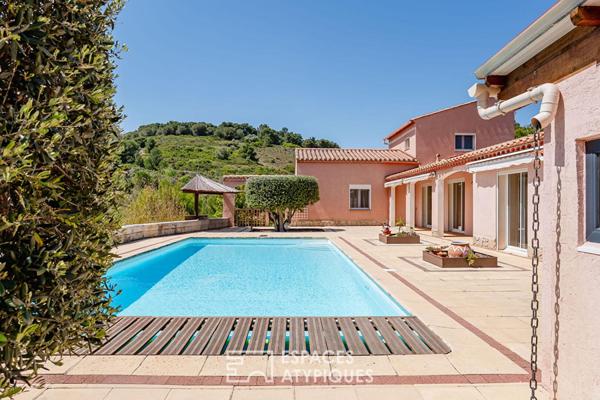 Villa avec piscine, vue panoramique et jardin paysagé à Narbonne