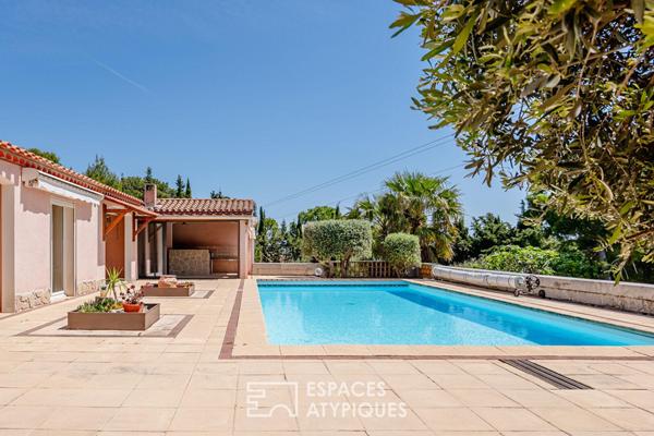 Villa avec piscine, vue panoramique et jardin paysagé à Narbonne