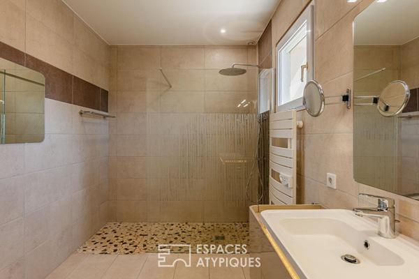 Villa avec piscine, vue panoramique et jardin paysagé à Narbonne