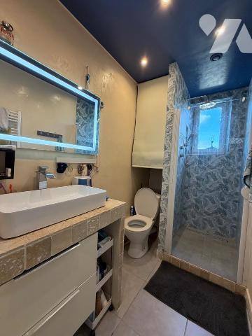 Appartement rénové à vendre - Aix-les-Bains (73100), Savoie

Situé à Aix-les-Bains, cet appar...