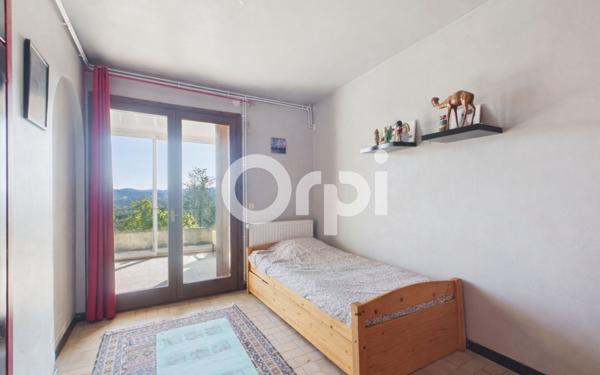 Maison à vendre    5 pièces • 175,98 m2 Mandelieu-la-Napoule