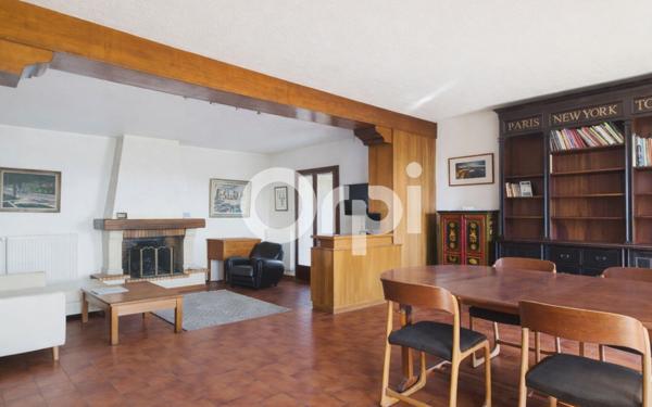 Maison à vendre    5 pièces • 175,98 m2 Mandelieu-la-Napoule