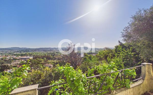 Maison à vendre    5 pièces • 175,98 m2 Mandelieu-la-Napoule