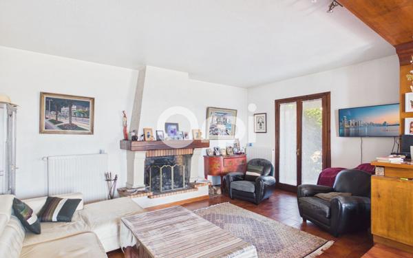 Maison à vendre    5 pièces • 175,98 m2 Mandelieu-la-Napoule