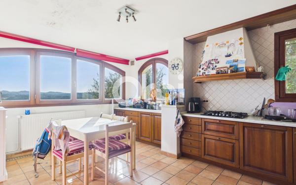 Maison à vendre    5 pièces • 175,98 m2 Mandelieu-la-Napoule
