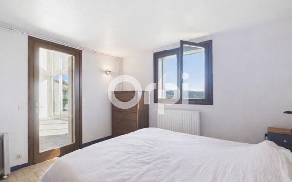 Maison à vendre    5 pièces • 175,98 m2 Mandelieu-la-Napoule