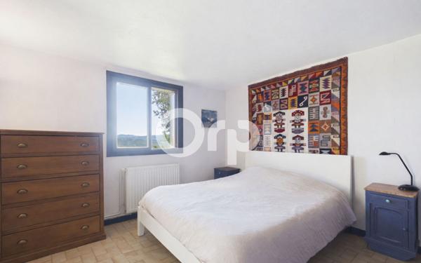 Maison à vendre    5 pièces • 175,98 m2 Mandelieu-la-Napoule