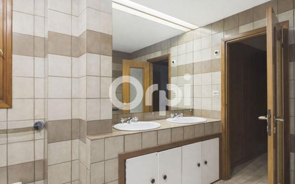 Maison à vendre    5 pièces • 175,98 m2 Mandelieu-la-Napoule