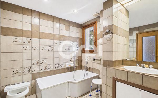 Maison à vendre    5 pièces • 175,98 m2 Mandelieu-la-Napoule