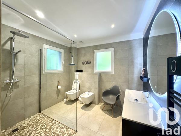 Maison à vendre 6 pièces 240 m² Nans-les-Pins