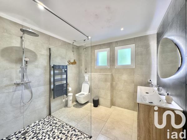 Maison à vendre 6 pièces 240 m² Nans-les-Pins