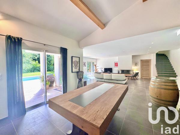 Maison à vendre 6 pièces 240 m² Nans-les-Pins
