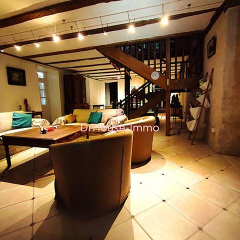 Château à vendre 9 pièces de 300 m²