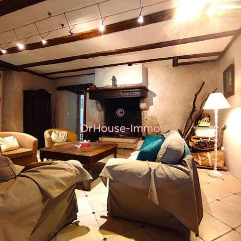 Château à vendre 9 pièces de 300 m²