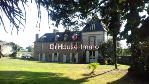 Château à vendre 9 pièces de 300 m²