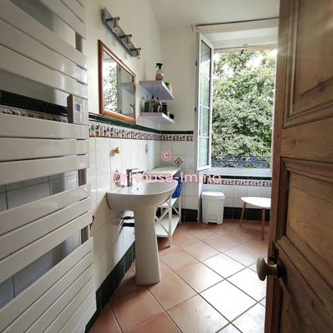 Château à vendre 9 pièces de 300 m²