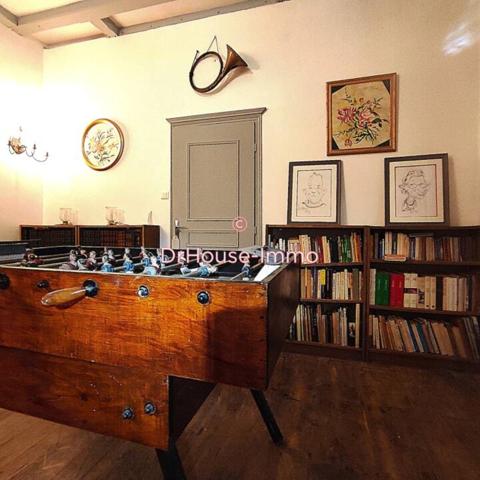 Château à vendre 9 pièces de 300 m²