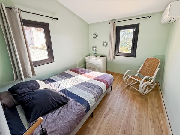 LES PENNES MIRABEAU - Maison T6 R+1 sur une parcelle de 1048m2 avec piscine et garage