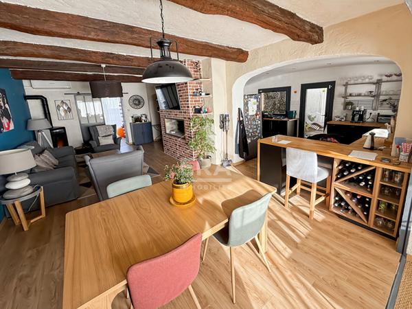 LES PENNES MIRABEAU - Maison T6 R+1 sur une parcelle de 1048m2 avec piscine et garage