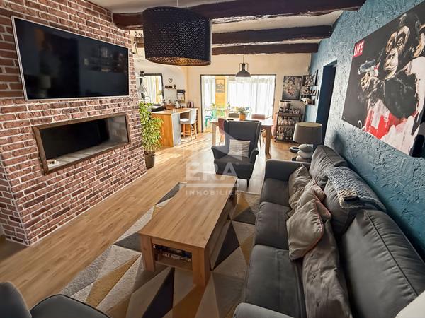 LES PENNES MIRABEAU - Maison T6 R+1 sur une parcelle de 1048m2 avec piscine et garage