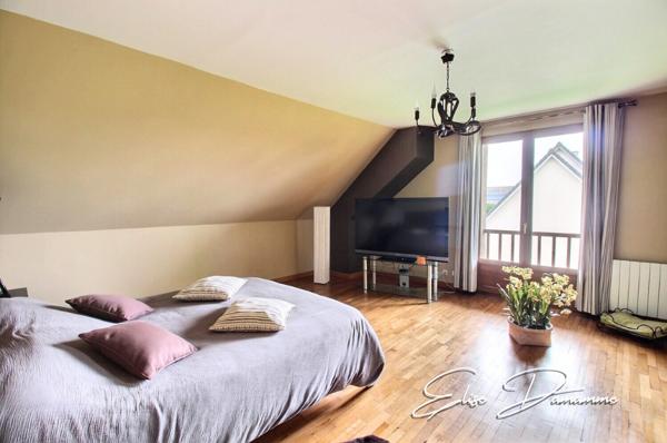 Ancienne grange rénovée - 216 m² habitables sur terrain de 2 456 m²