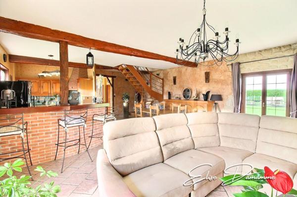 Ancienne grange rénovée - 216 m² habitables sur terrain de 2 456 m²