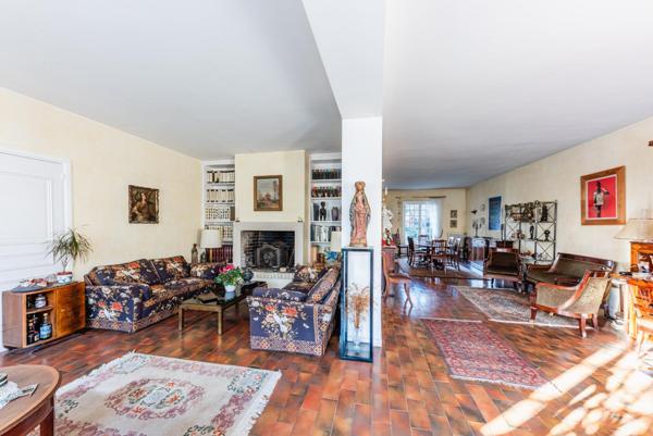 GRANDE DEMEURE BOURGEOISE NON MITOYENNE