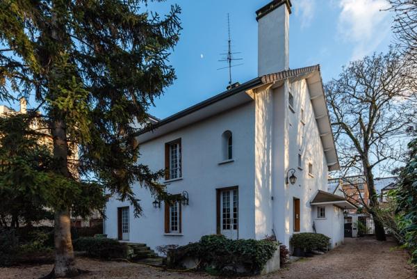 GRANDE DEMEURE BOURGEOISE NON MITOYENNE