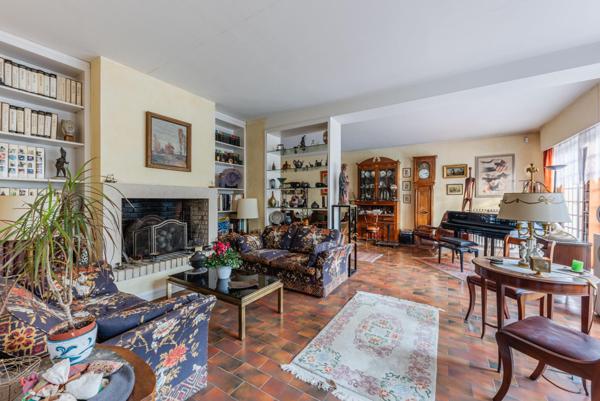 GRANDE DEMEURE BOURGEOISE NON MITOYENNE