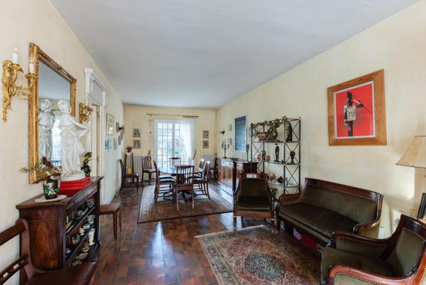 GRANDE DEMEURE BOURGEOISE NON MITOYENNE