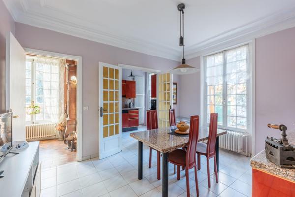 GRANDE DEMEURE BOURGEOISE NON MITOYENNE