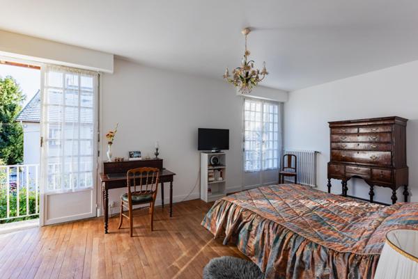 GRANDE DEMEURE BOURGEOISE NON MITOYENNE