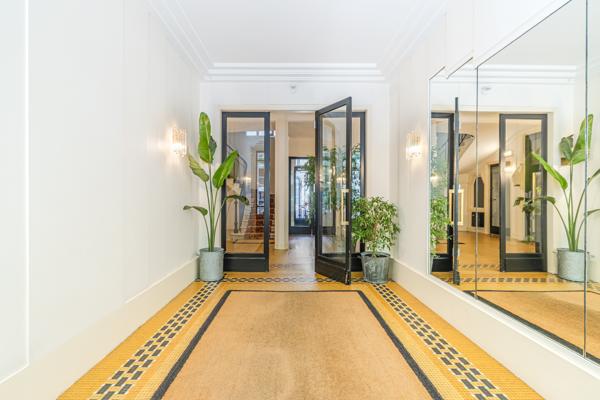 Paris 11 ème – Grand 128 m² Art Déco à réinventer – Copropriété à revenus locatifs