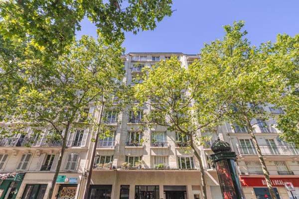 Paris 11 ème – Grand 128 m² Art Déco à réinventer – Copropriété à revenus locatifs