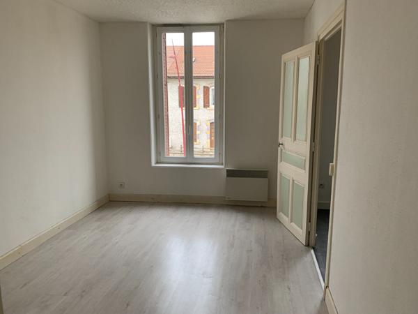 À LOUER ! Appartement F2 rénové avec balcon
