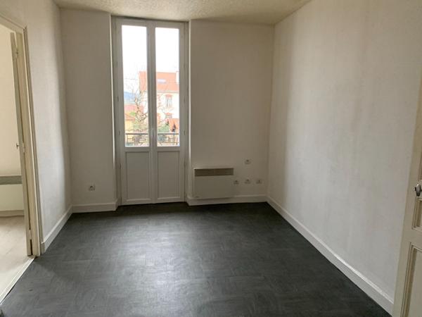 À LOUER ! Appartement F2 rénové avec balcon