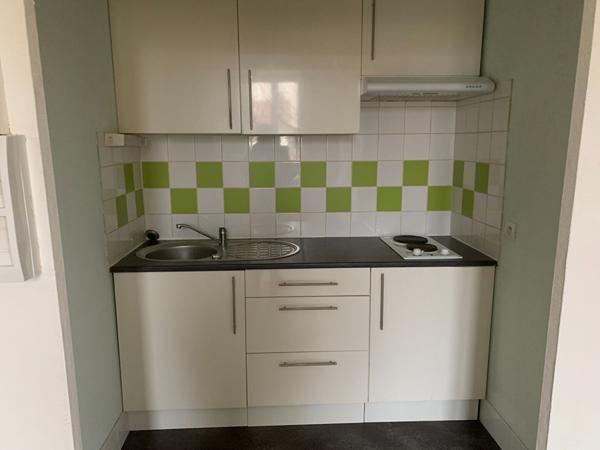 À LOUER ! Appartement F2 rénové avec balcon