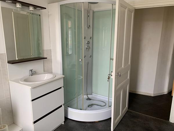 À LOUER ! Appartement F2 rénové avec balcon