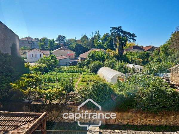 Propriété de caractère au cœur de Layrac 275m² habitable, Garage, jardin et terrain
