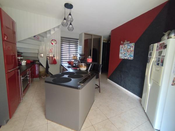 Maison en pierres avec dépendances