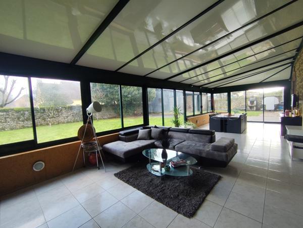 Maison en pierres avec dépendances