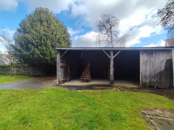 Maison en pierres avec dépendances