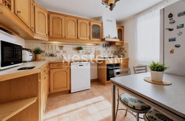 Appartement F4 à Roissy en Brie - Avec balcon et parking en sous-sol