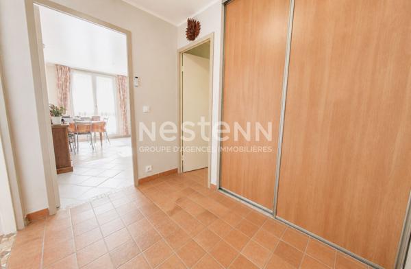 Appartement F4 à Roissy en Brie - Avec balcon et parking en sous-sol