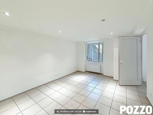 Appartement Granville 1 pièce 21.85 m2 Courette et terrasse GRANVILLE