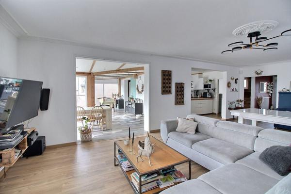 CHARMANTE MAISON DE VILLE REIMS - 4 CHAMBRES - SOUS-SOL - JARDIN