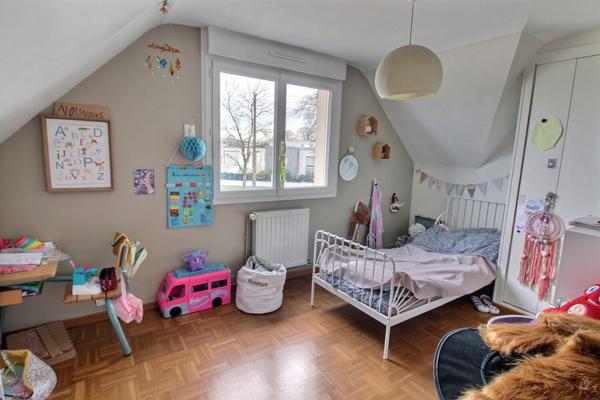 CHARMANTE MAISON DE VILLE REIMS - 4 CHAMBRES - SOUS-SOL - JARDIN